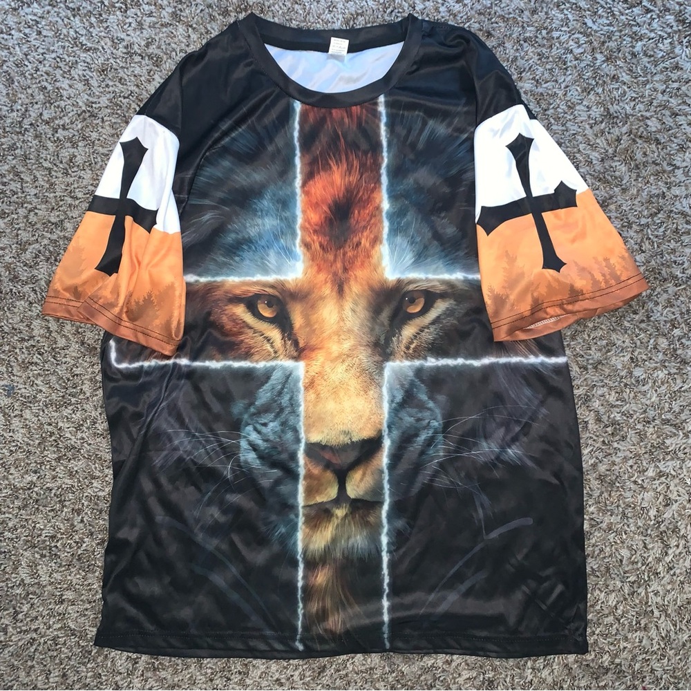 Men's Short Sleeve Lion Cross Christian Shirt Large